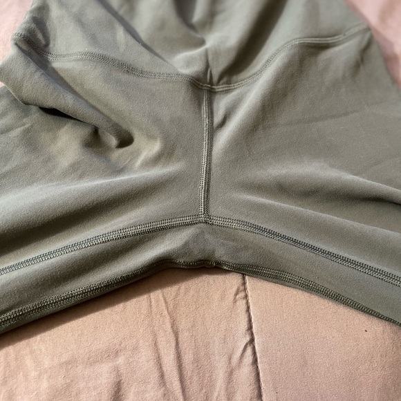 Lululemon Women’s Align Green/ Grey High-Rise Crop 21" Size 4 - Picture 8 of 9